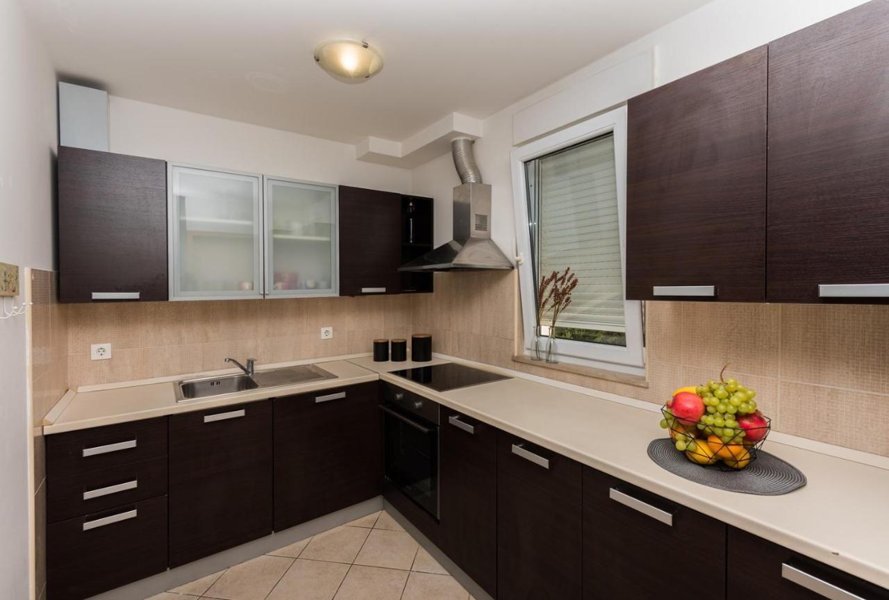 Apartment Sea View In Makarska, Free Parking 外观 照片