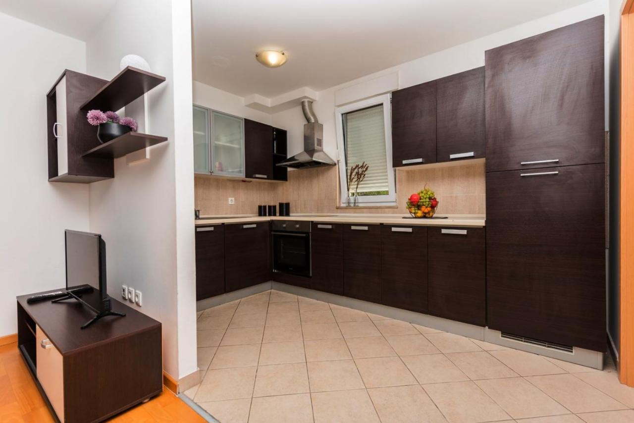 Apartment Sea View In Makarska, Free Parking 外观 照片